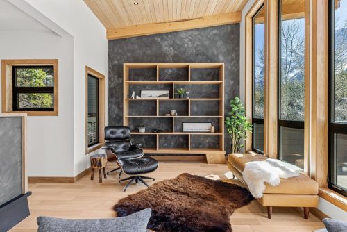 288A Three Sisters Drive main living room