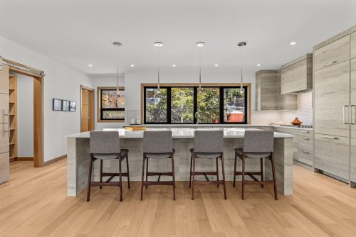 288A Three Sisters Drive kitchen island