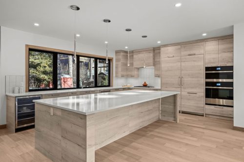288A Three Sisters Drive kitchen island