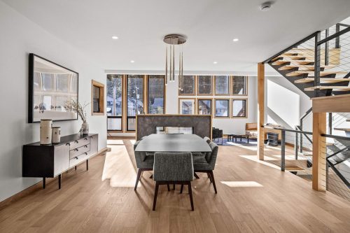 288A Three Sisters Drive dining room