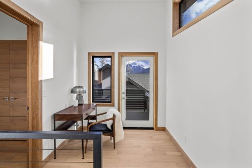 288A Three Sisters Drive upstairs main bedroom foyer