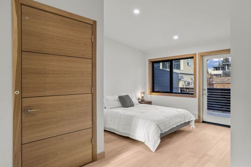 288A Three Sisters Drive main bedroom