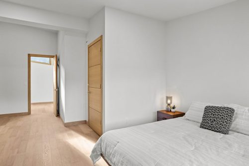 288A Three Sisters Drive main bedroom